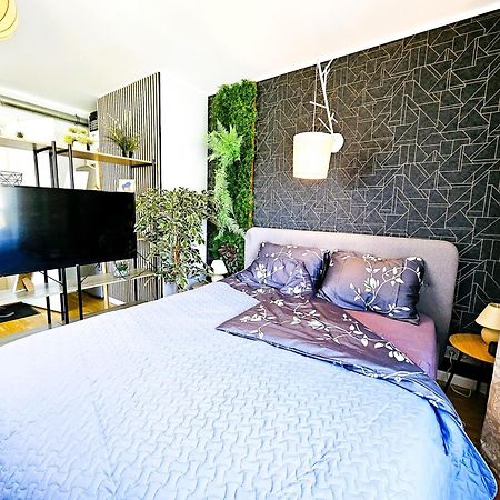 Cofy Rentals - Centrally Located, Quiet District, Air-Conditioning, Free Parking, 24-7 Express Check-In-Out, Close To Sea And Everything You Need For Living! تالين المظهر الخارجي الصورة