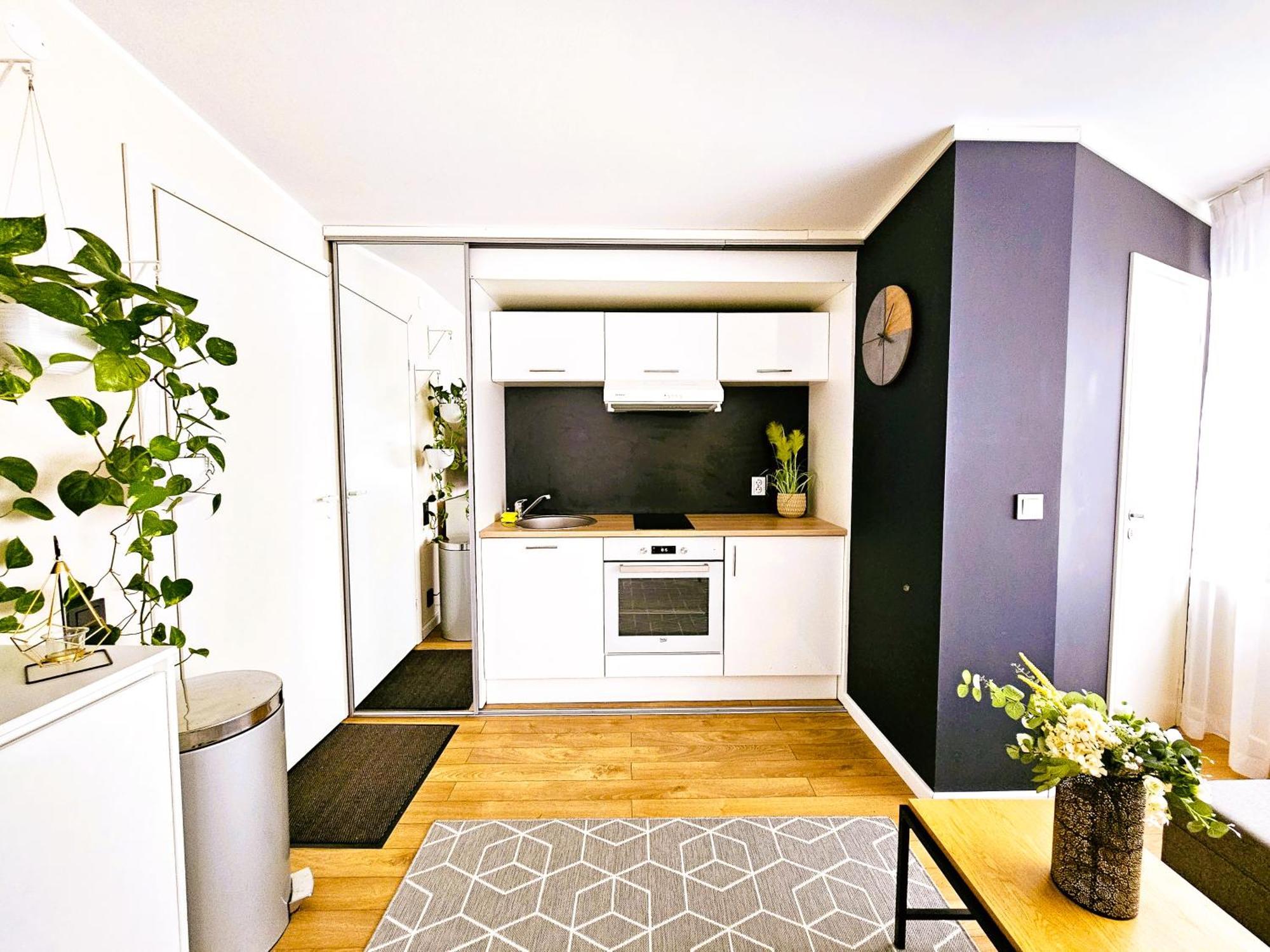 Cofy Rentals - Centrally Located, Quiet District, Air-Conditioning, Free Parking, 24-7 Express Check-In-Out, Close To Sea And Everything You Need For Living! تالين الغرفة الصورة